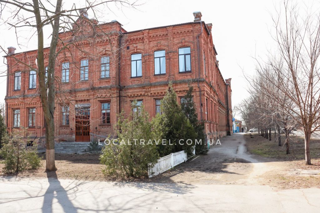 Здание реального училища в Приморске