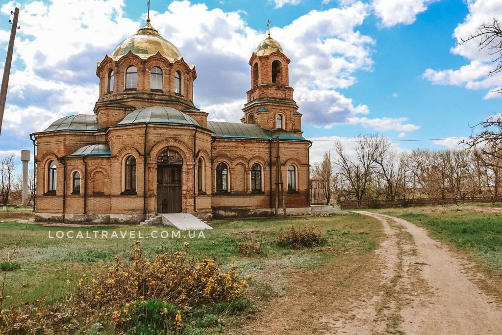 Свято-Троицкий храм в селе Девнинское