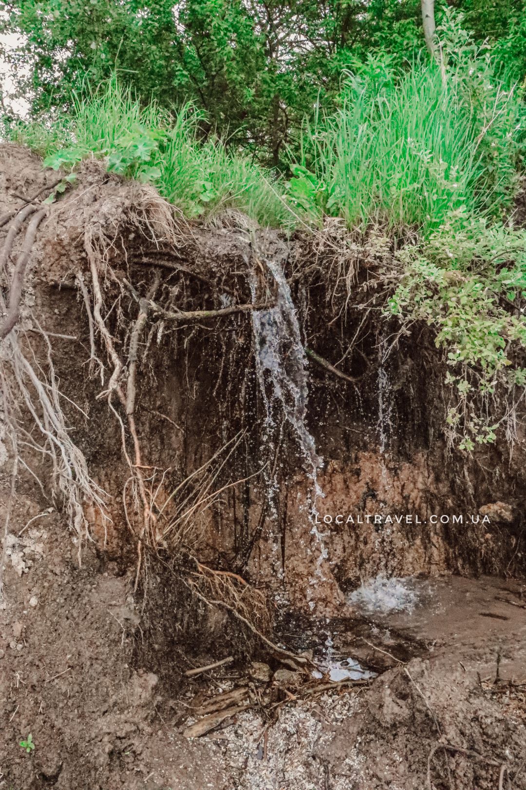 Водоспад у Каховського водосховища