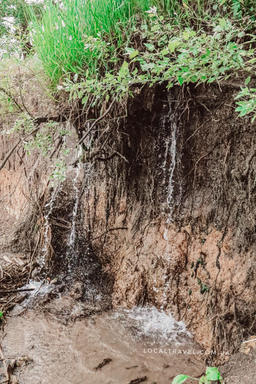 Водоспад у Каховського водосховища