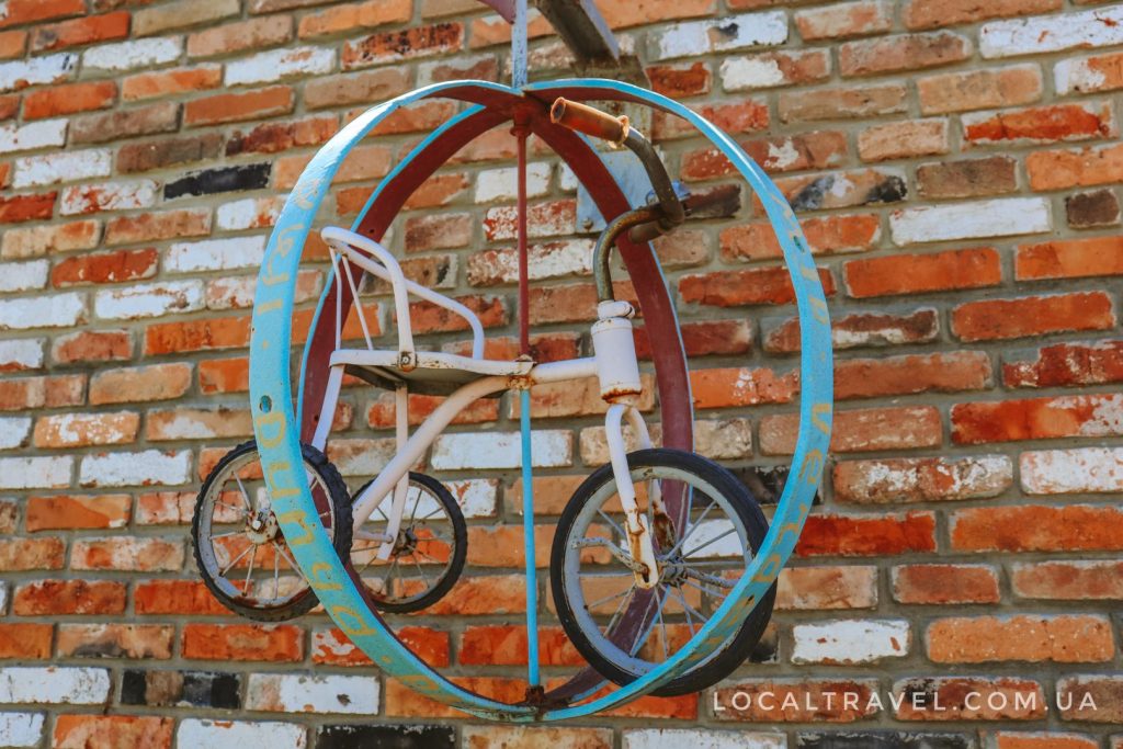 Инсталляция "Велосипеды" и музей под открытым небом