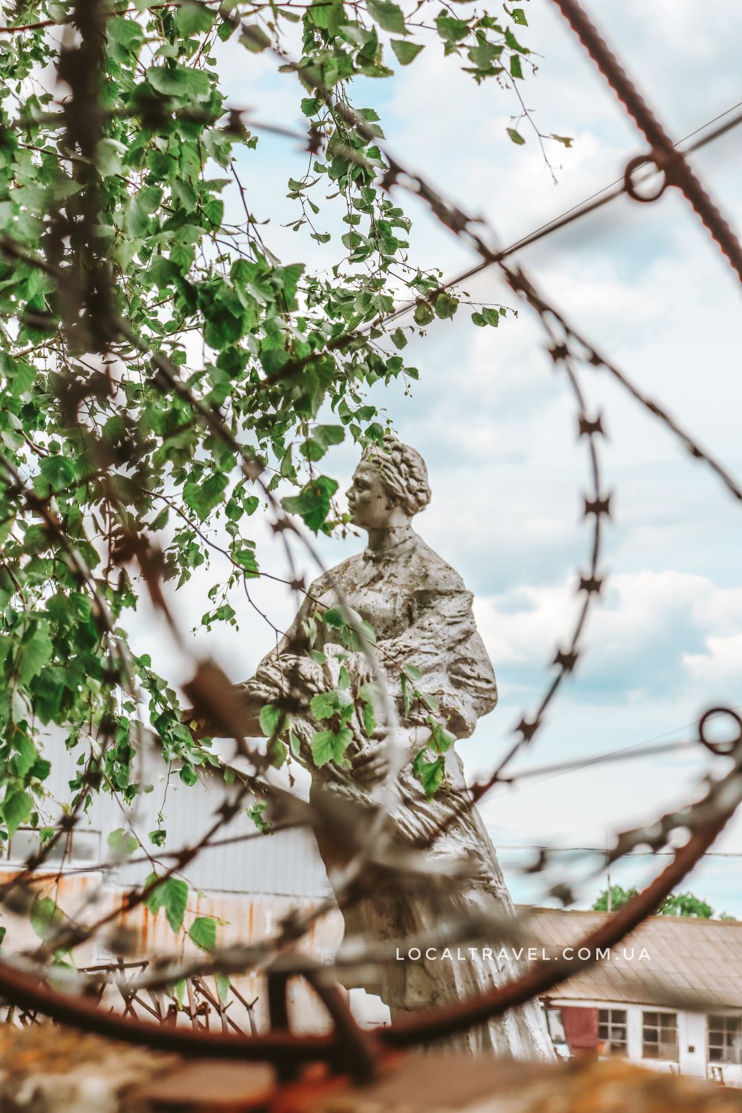 Пам'ятник колгоспниці