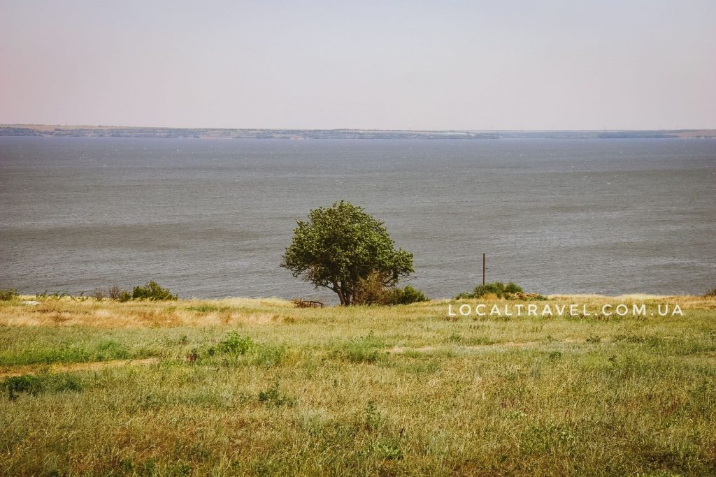 Вид на Дніпро в селі Червоний Маяк