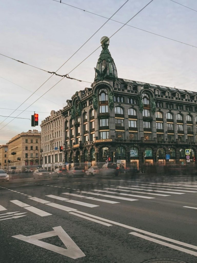 Прогулка по Петербургу. Дом Зингера
